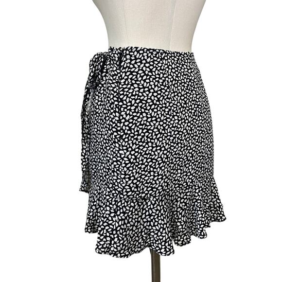 Abercrombie & Fitch Tulip Ruffle Miniskirt with Bow - Picture 5 of 10